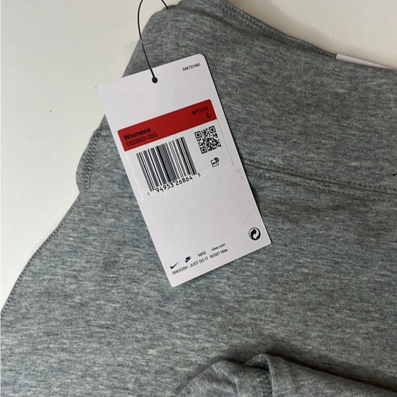 NWT grey Nike leggings - Picture 2 of 3